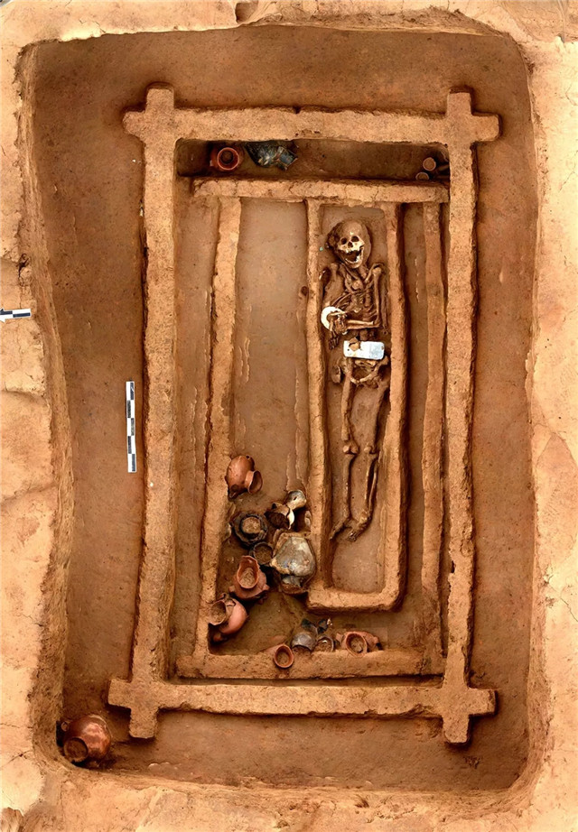 考古发现古墓纪录片图片