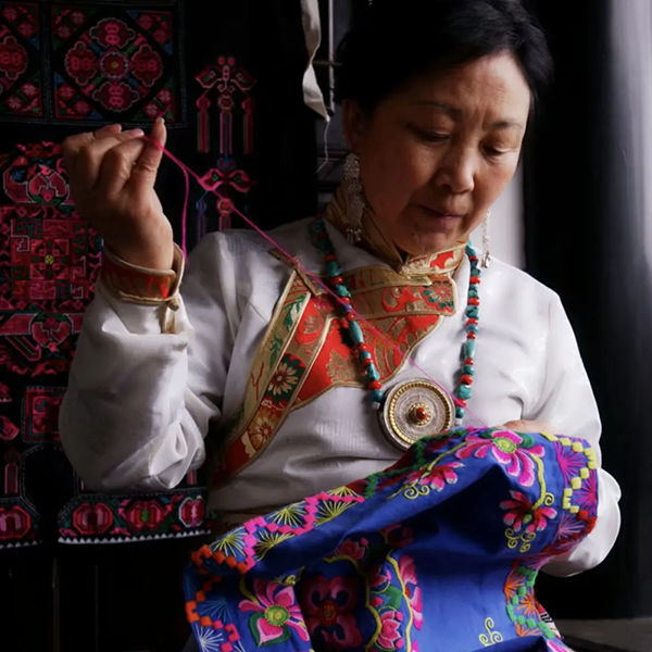 1765162699449843.png 640.webp (1).png